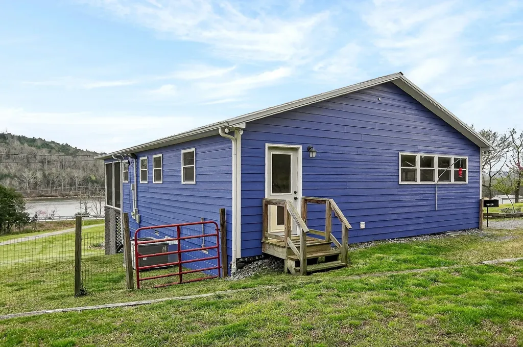 6076 Granville Highway Granville TN 38564