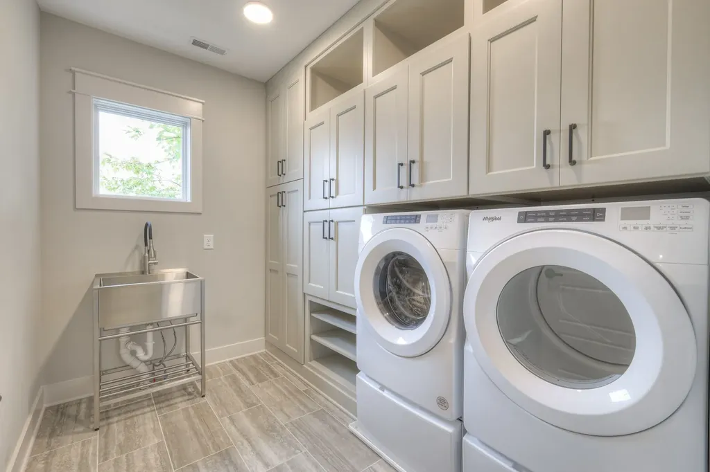 821 Acklen Avenue Nashville TN 37203