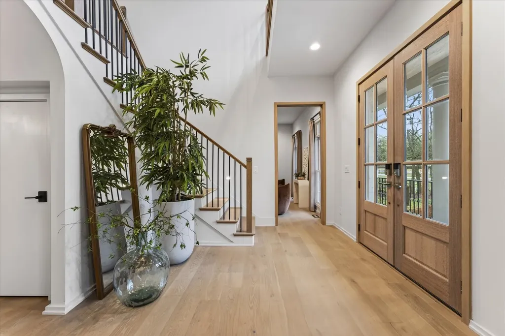 1115 Wilson Pike Brentwood TN 37027