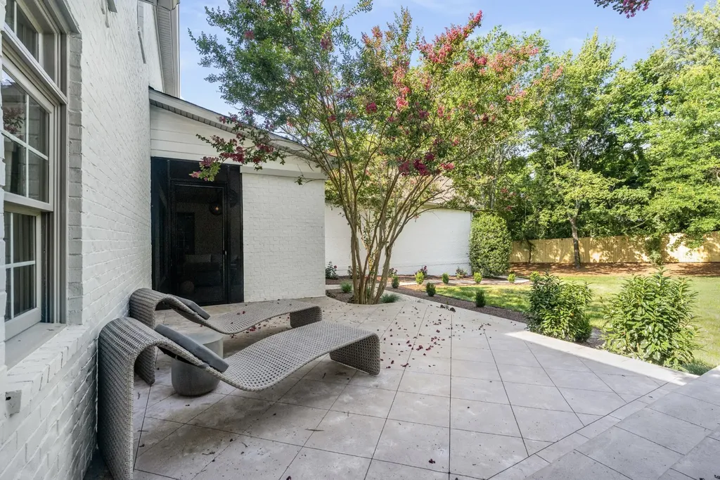 1115 Wilson Pike Brentwood TN 37027