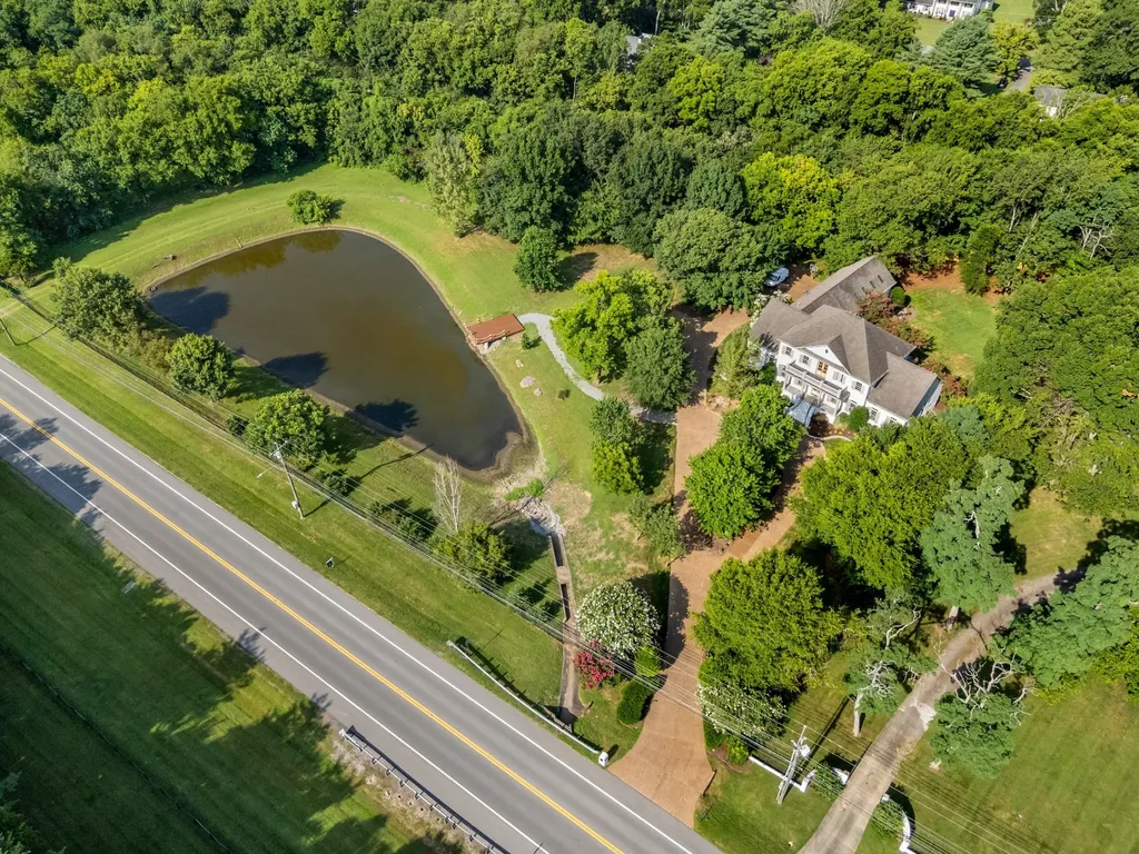 1115 Wilson Pike Brentwood TN 37027