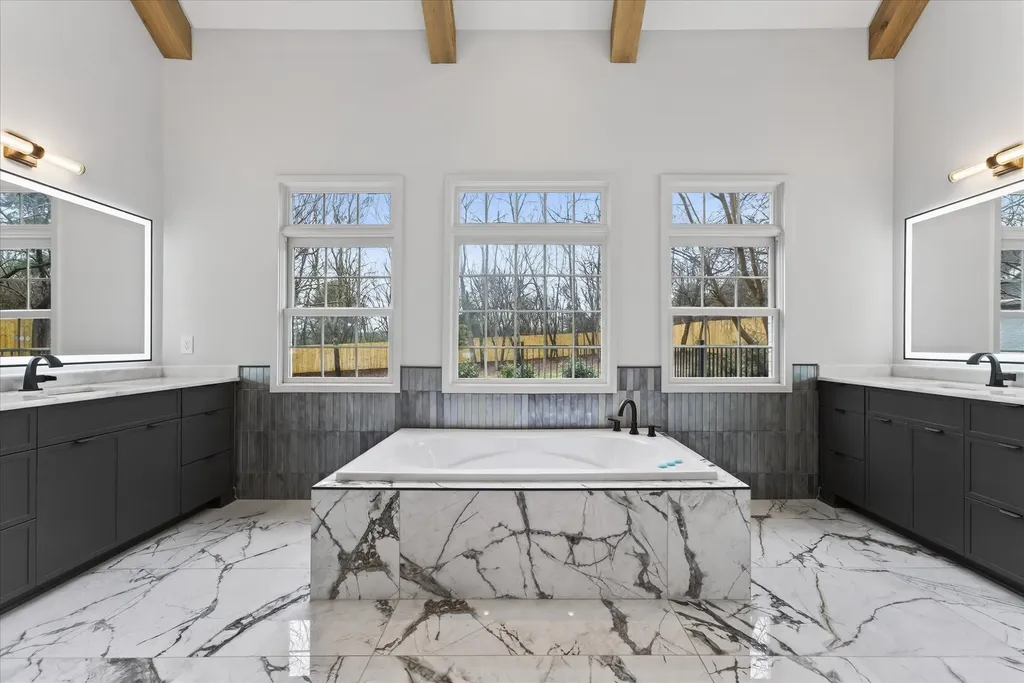 1115 Wilson Pike Brentwood TN 37027