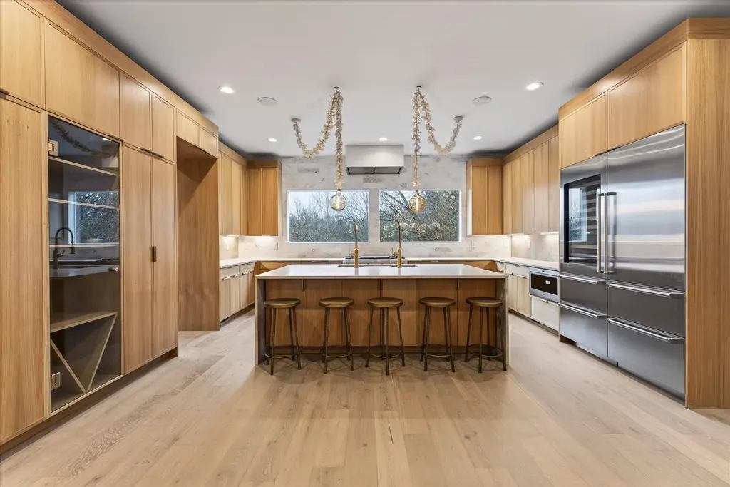 1115 Wilson Pike Brentwood TN 37027