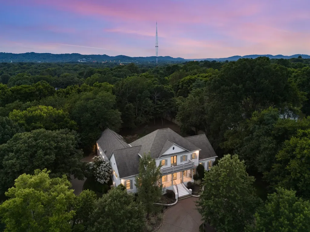 1115 Wilson Pike Brentwood TN 37027