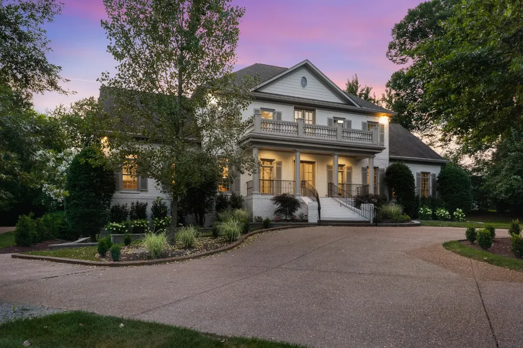 1115 Wilson Pike Brentwood TN 37027