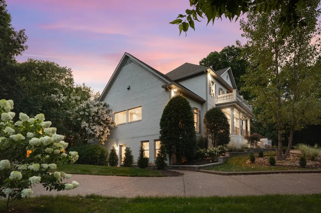 1115 Wilson Pike Brentwood TN 37027