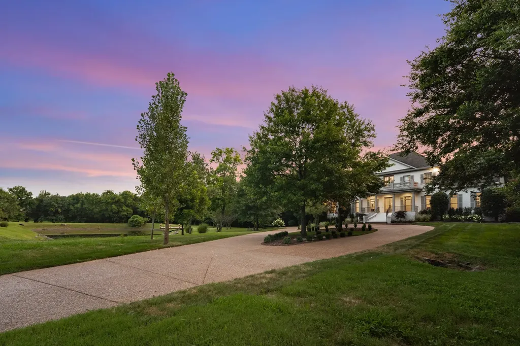 1115 Wilson Pike Brentwood TN 37027