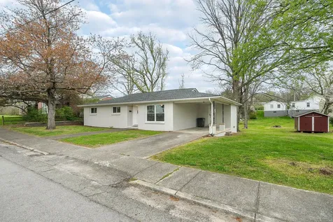 106 N Main Street Sparta TN 38583