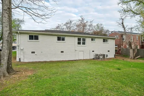 106 N Main Street Sparta TN 38583