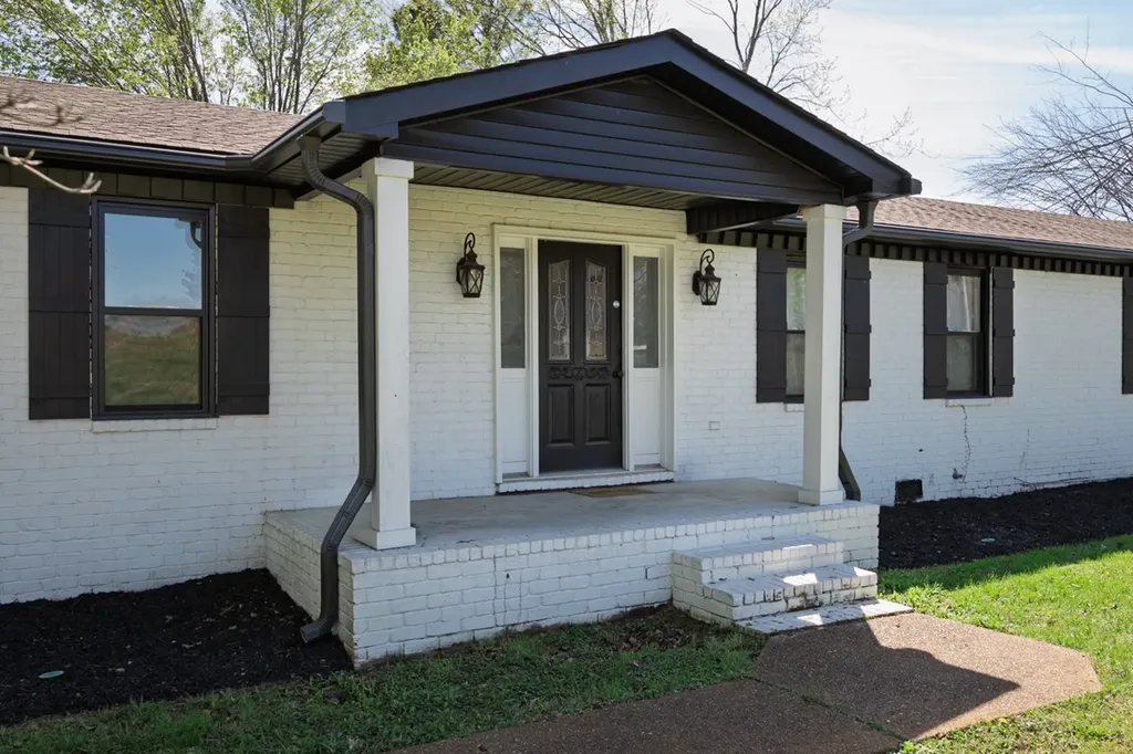 829 Highway 52, E Portland TN 37148