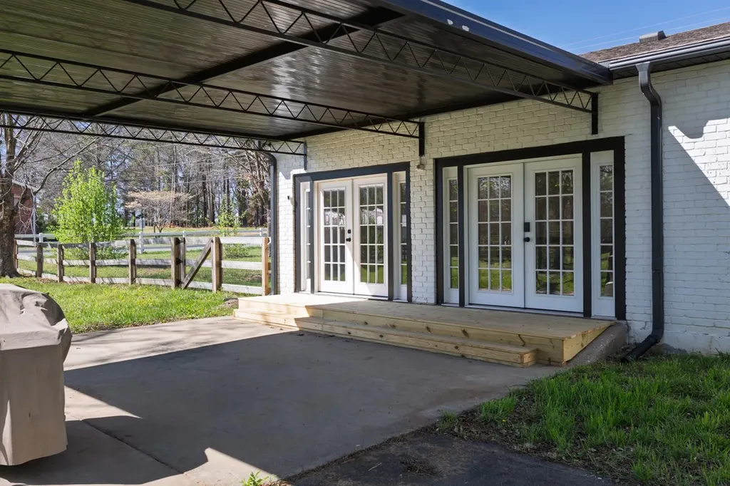 829 Highway 52, E Portland TN 37148