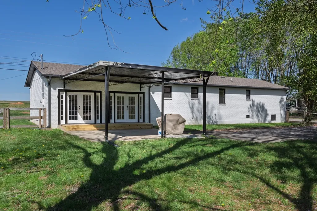 829 Highway 52, E Portland TN 37148