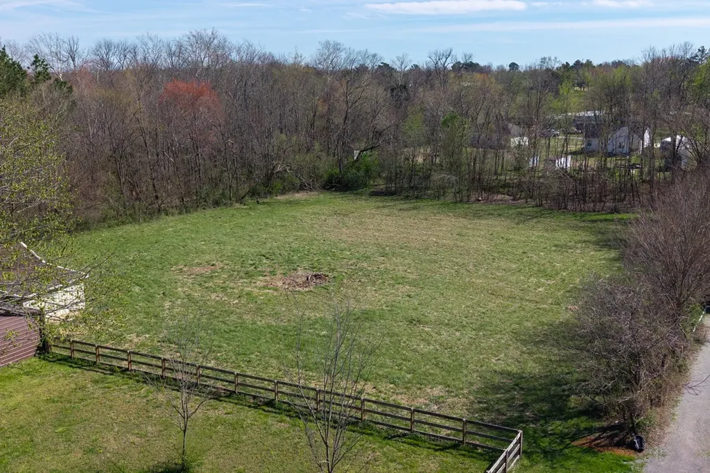 829 Highway 52, E Portland TN 37148