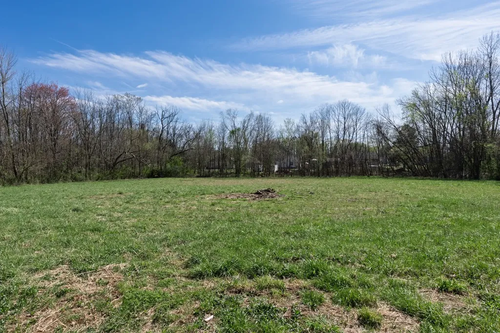 829 Highway 52, E Portland TN 37148