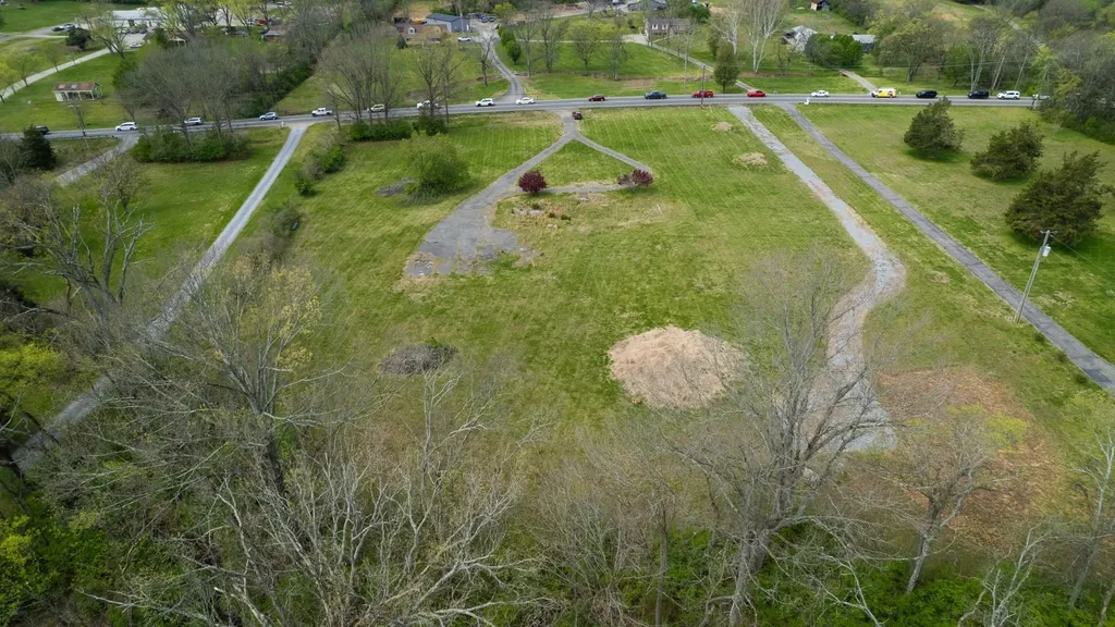 712 New Shackle Island Road Hendersonville TN 37075
