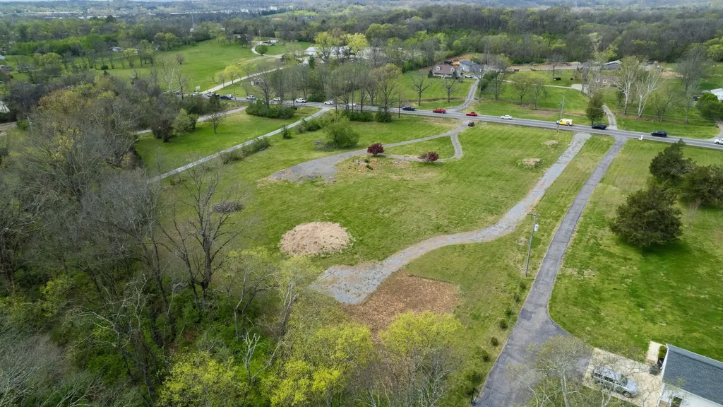 712 New Shackle Island Road Hendersonville TN 37075