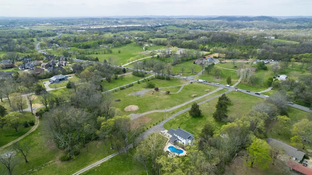 712 New Shackle Island Road Hendersonville TN 37075