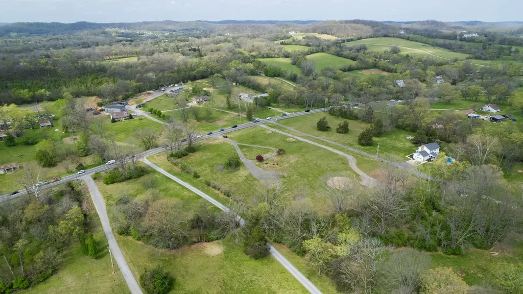 712 New Shackle Island Road Hendersonville TN 37075