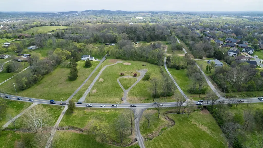 712 New Shackle Island Road Hendersonville TN 37075