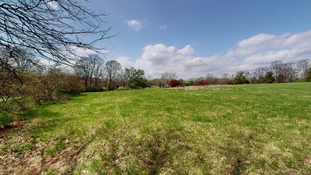 712 New Shackle Island Road Hendersonville TN 37075