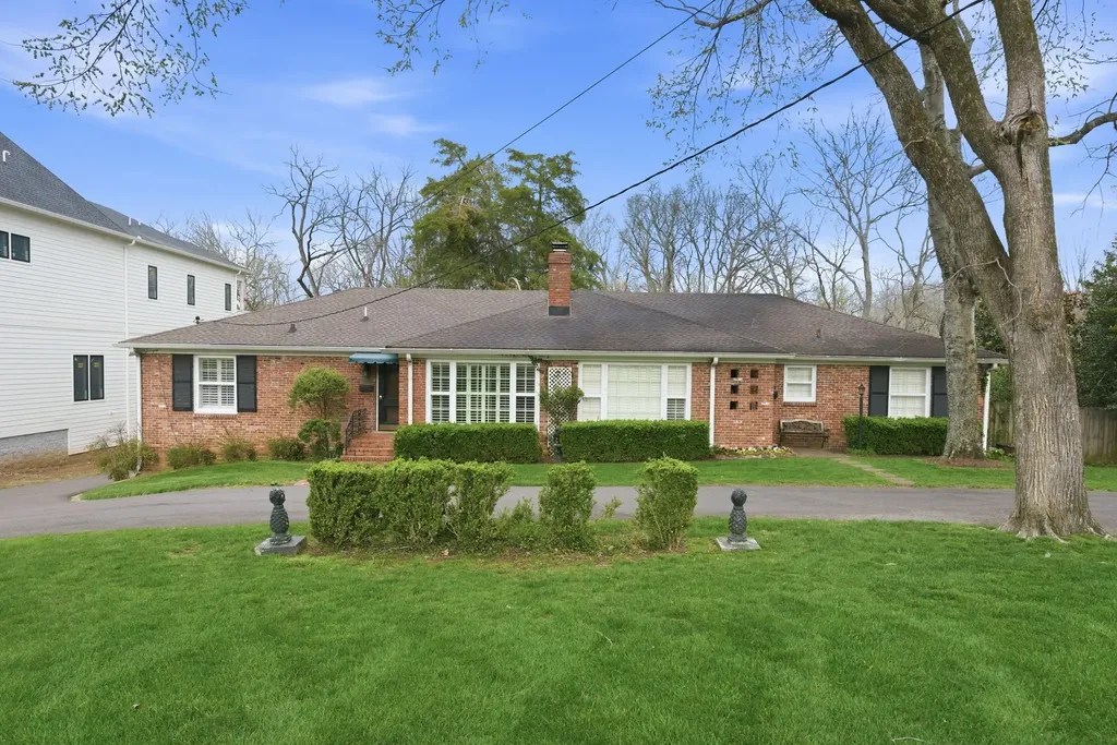 3802 Harding Place Nashville TN 37215