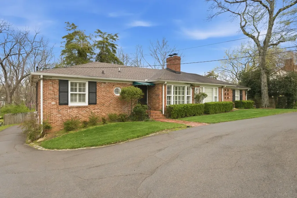 3802 Harding Place Nashville TN 37215