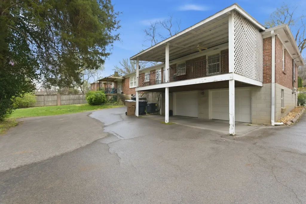 3802 Harding Place Nashville TN 37215