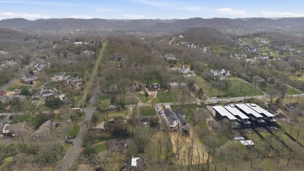 3802 Harding Place Nashville TN 37215