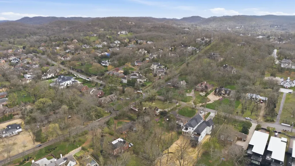 3802 Harding Place Nashville TN 37215