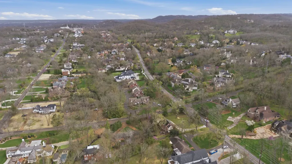 3802 Harding Place Nashville TN 37215