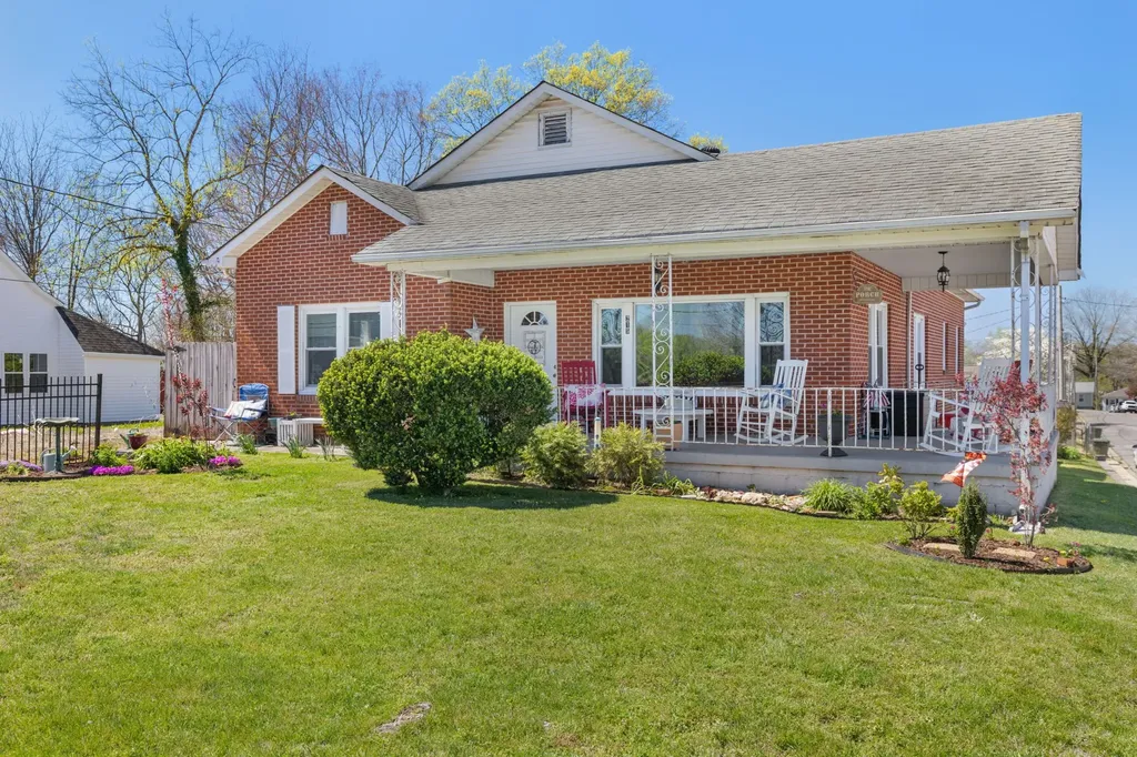 215 S Military Avenue Lawrenceburg TN 38464