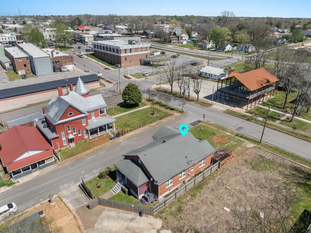 215 S Military Avenue Lawrenceburg TN 38464