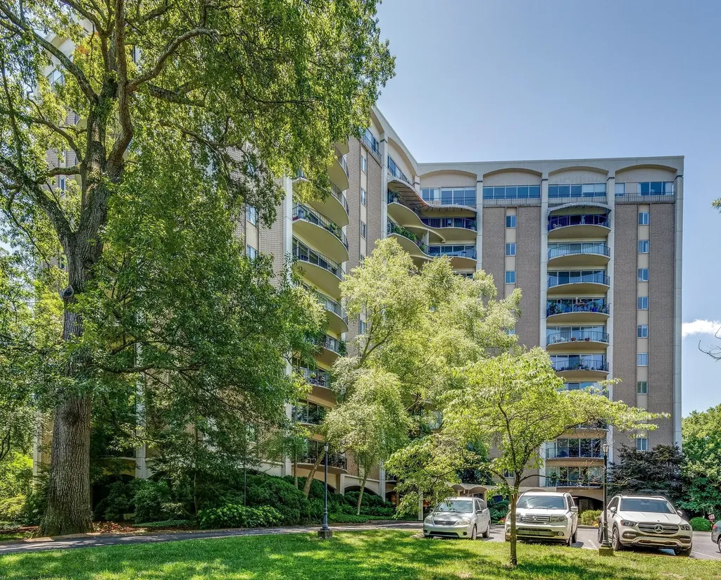4215 Harding Pike Nashville TN 37205