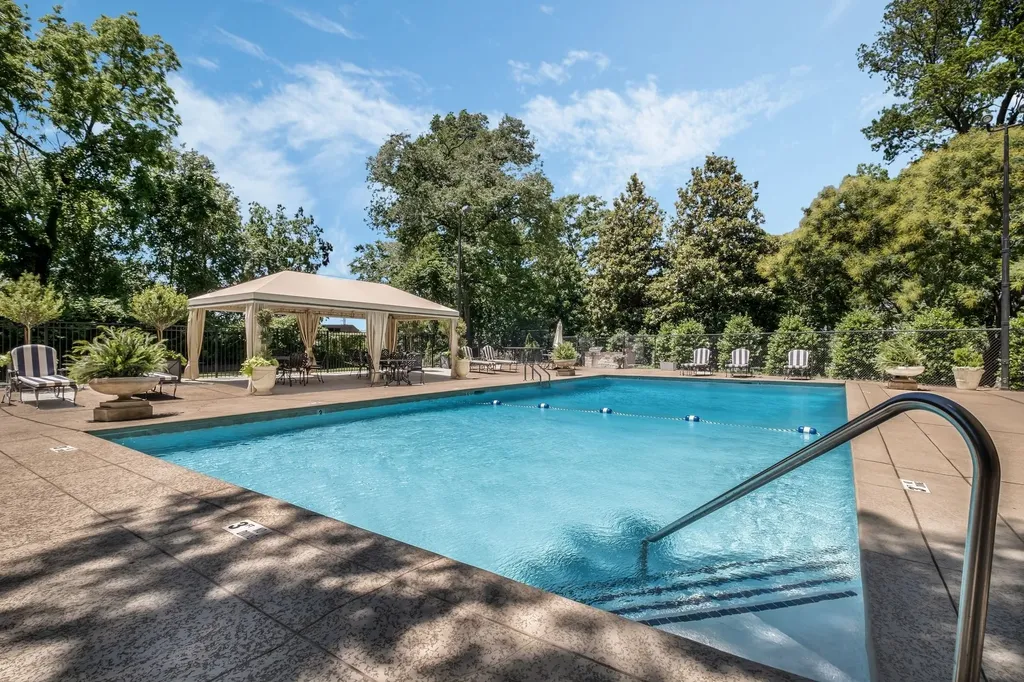 4215 Harding Pike Nashville TN 37205