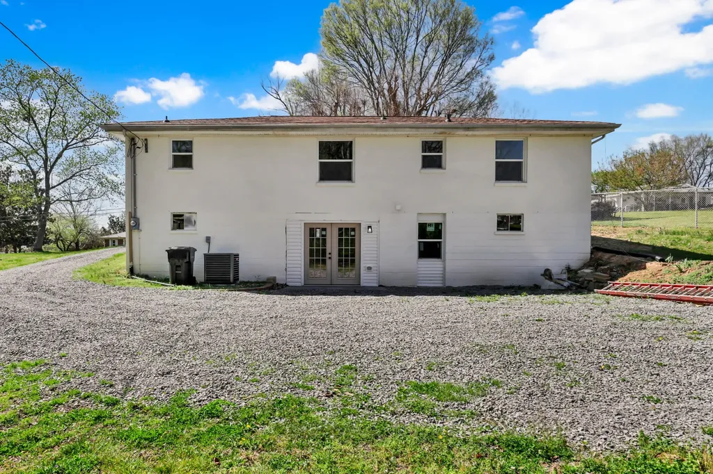 1104 Irving Lane Clarksville TN 37040