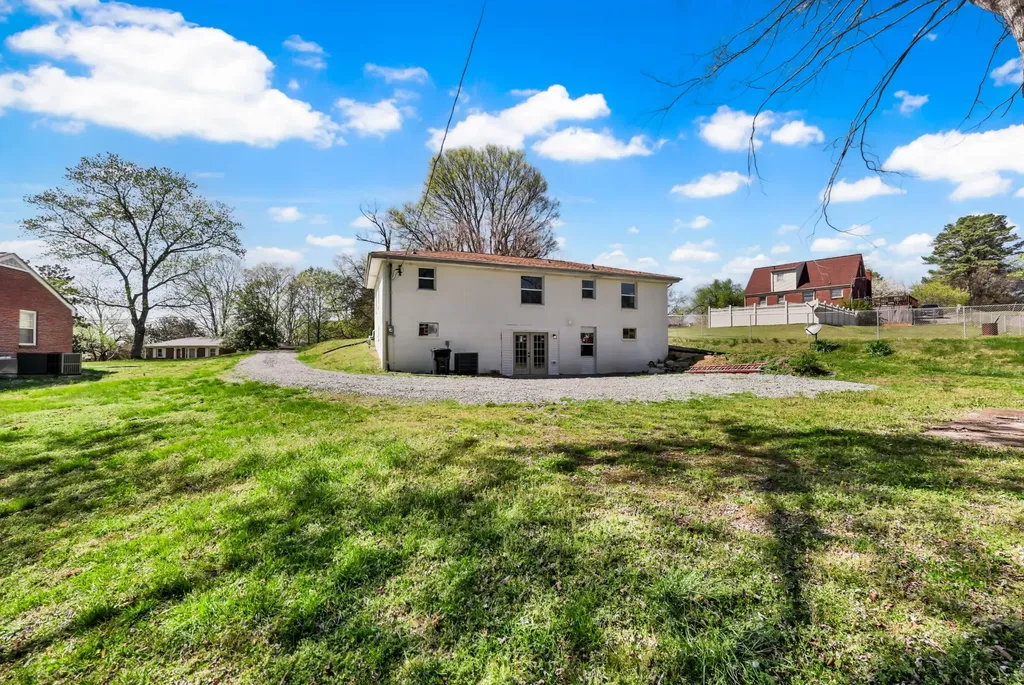 1104 Irving Lane Clarksville TN 37040