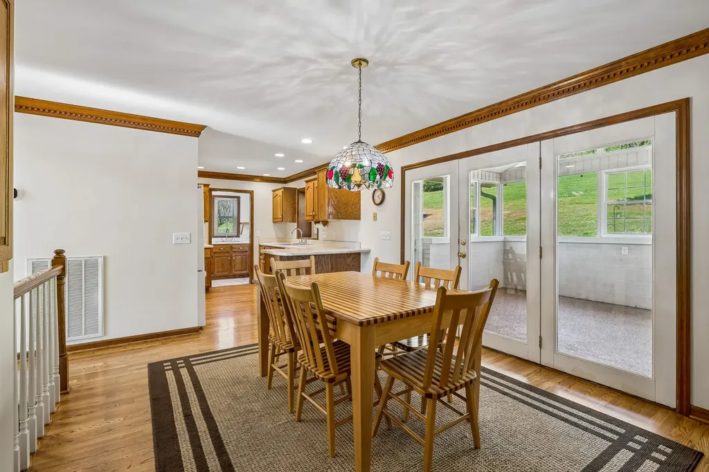 5005 Campbellsville Pike Culleoka TN 38451