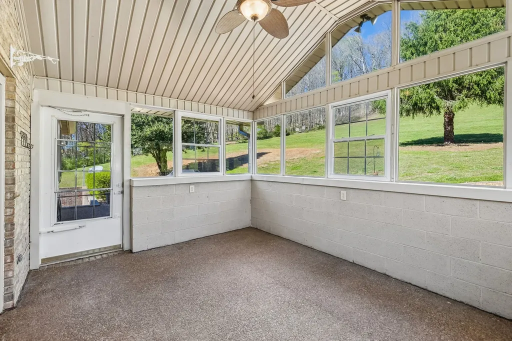 5005 Campbellsville Pike Culleoka TN 38451