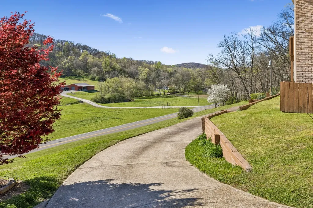 5005 Campbellsville Pike Culleoka TN 38451