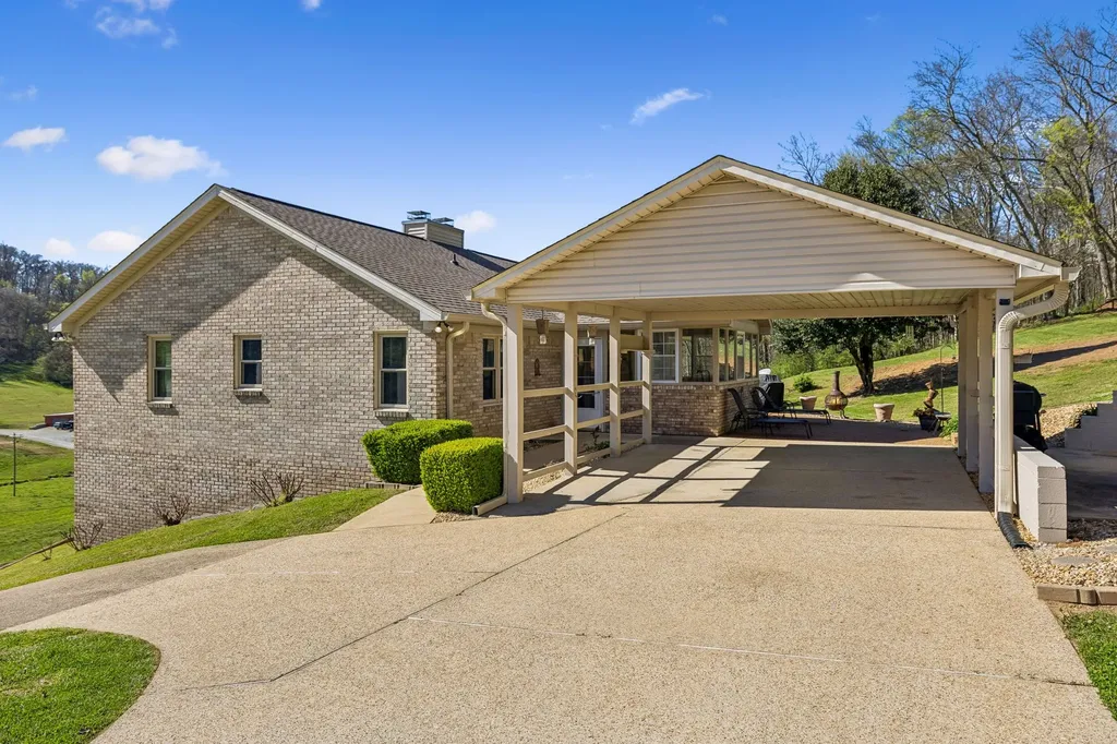 5005 Campbellsville Pike Culleoka TN 38451