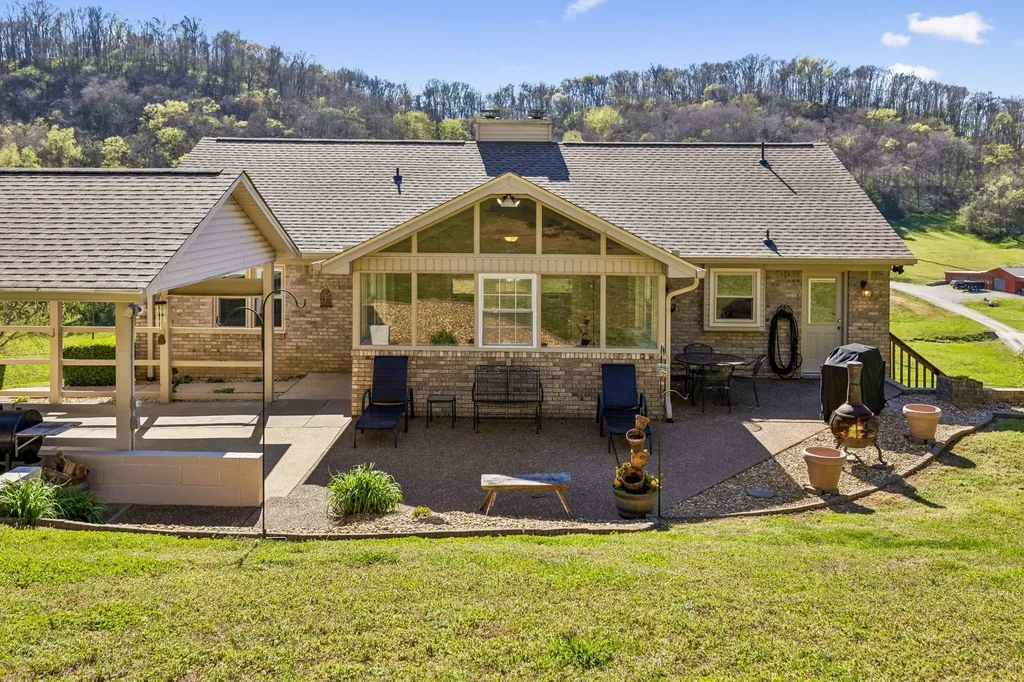 5005 Campbellsville Pike Culleoka TN 38451