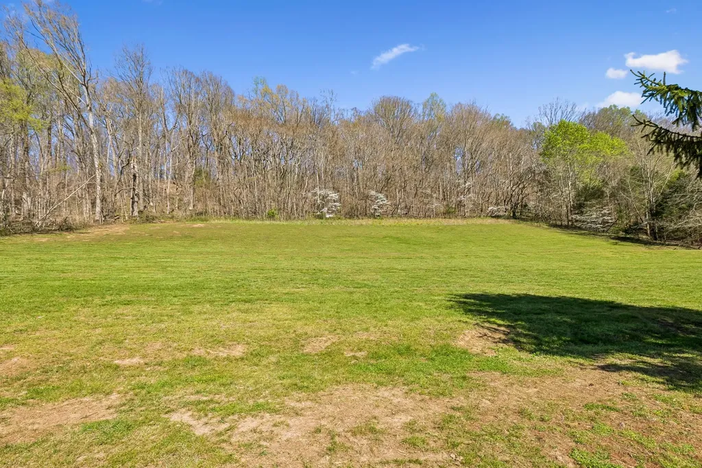 5005 Campbellsville Pike Culleoka TN 38451