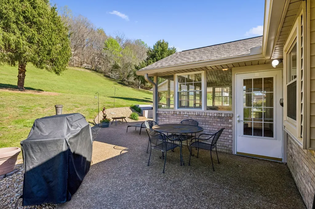 5005 Campbellsville Pike Culleoka TN 38451