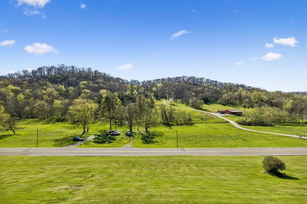 5005 Campbellsville Pike Culleoka TN 38451
