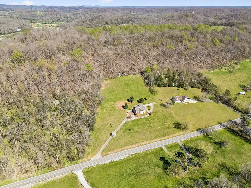 5005 Campbellsville Pike Culleoka TN 38451