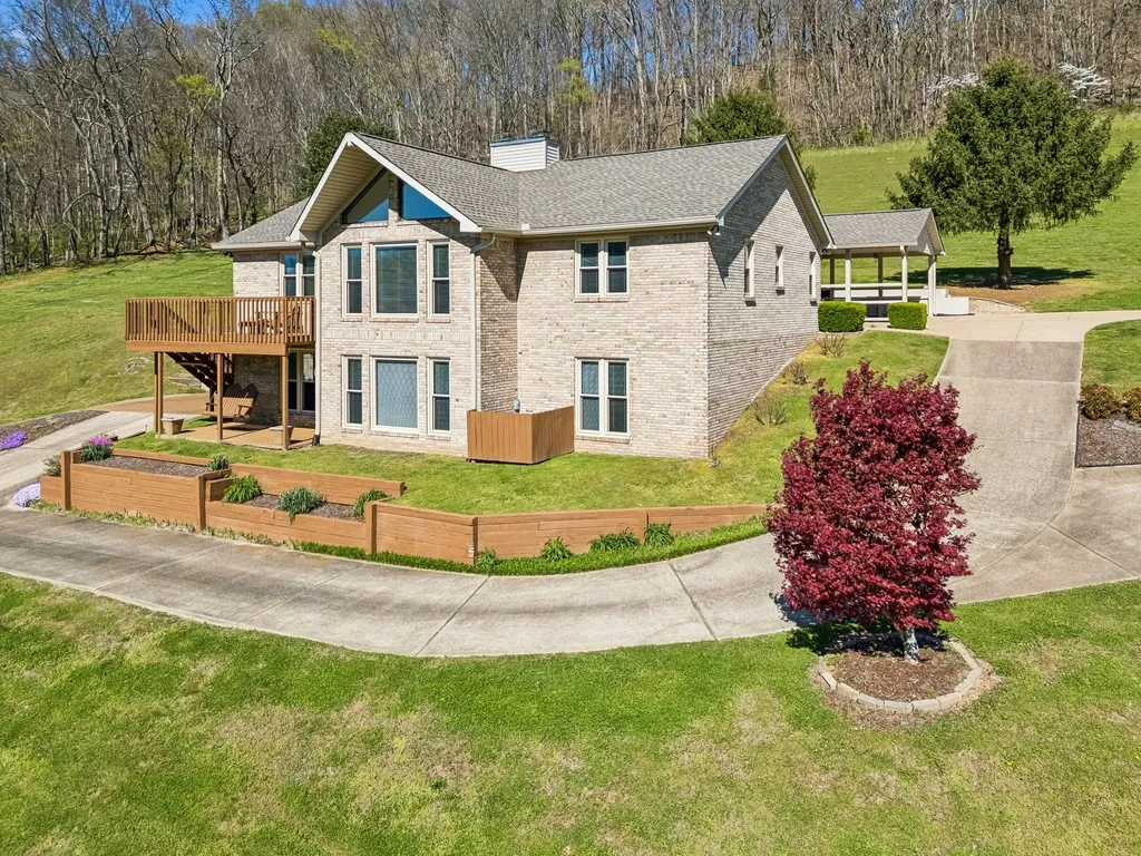 5005 Campbellsville Pike Culleoka TN 38451