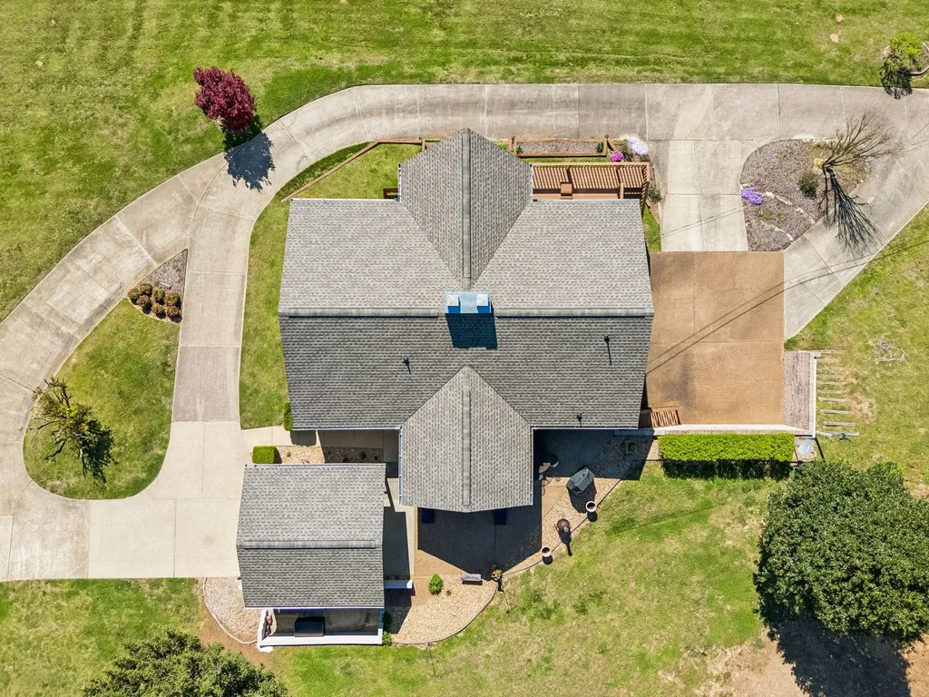 5005 Campbellsville Pike Culleoka TN 38451