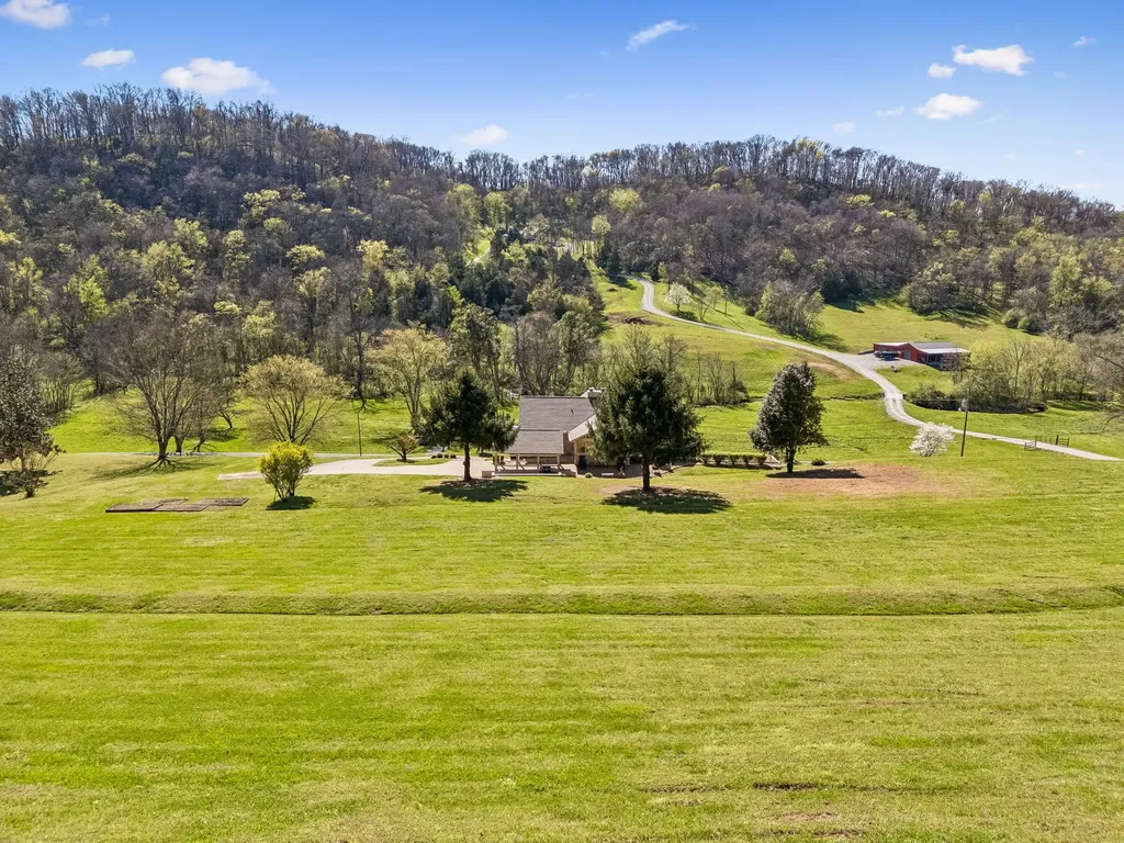 5005 Campbellsville Pike Culleoka TN 38451