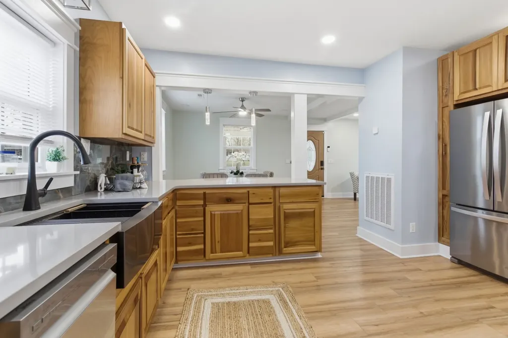 1237 Abiff Road Bon Aqua TN 37025