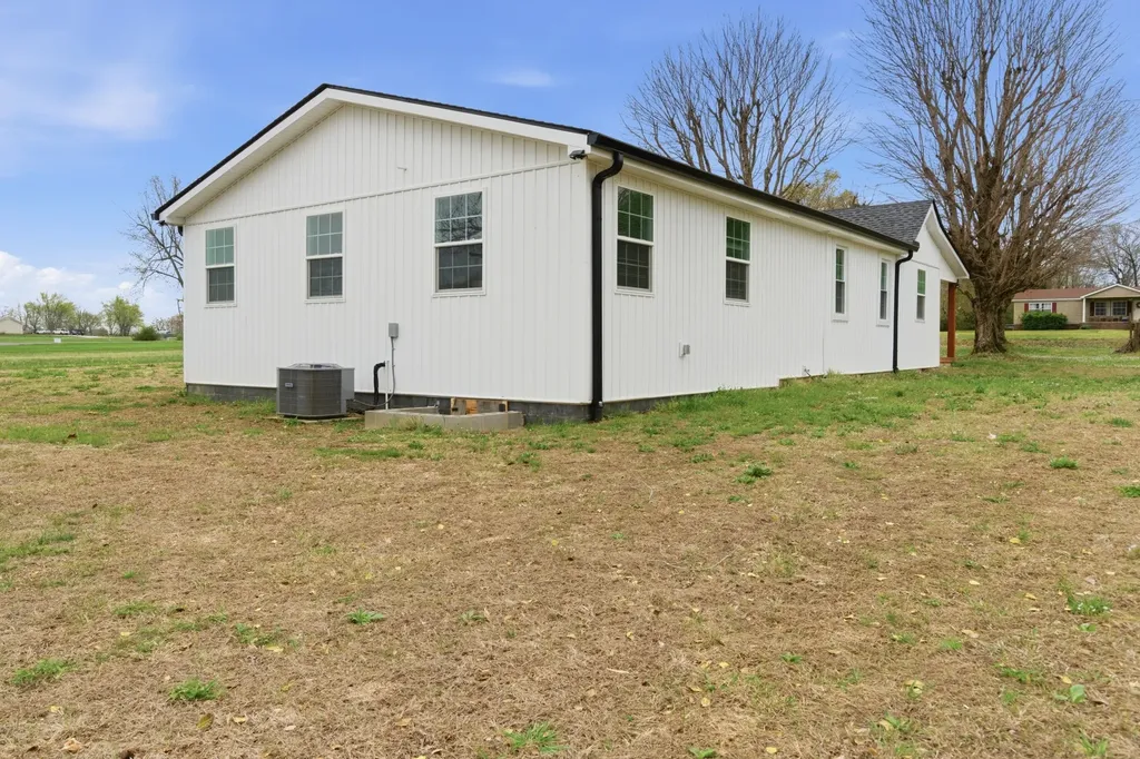 1237 Abiff Road Bon Aqua TN 37025